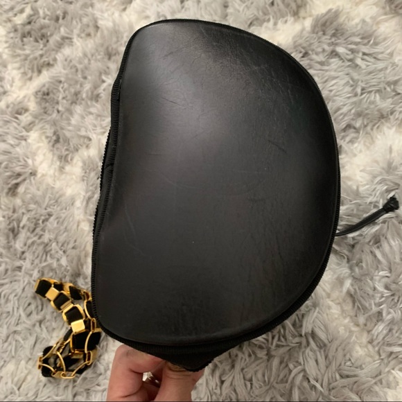Salvatore Ferragamo drawstring bucket bag - Picture 14 of 15